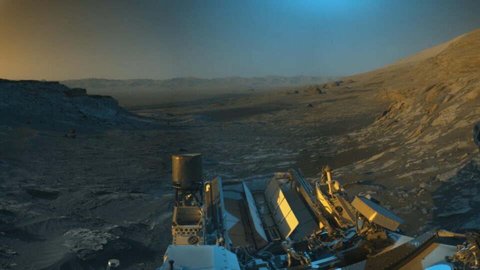 NASA’s Curiosity Rover Sends a Picture Postcard From Mars