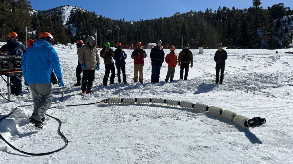 JPL’s Snake-Like EELS Slithers Into New Robotics Terrain