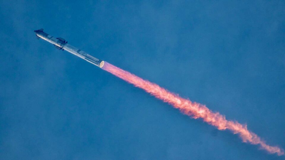 NASA Artemis Mission Progresses with SpaceX Starship Test Flight