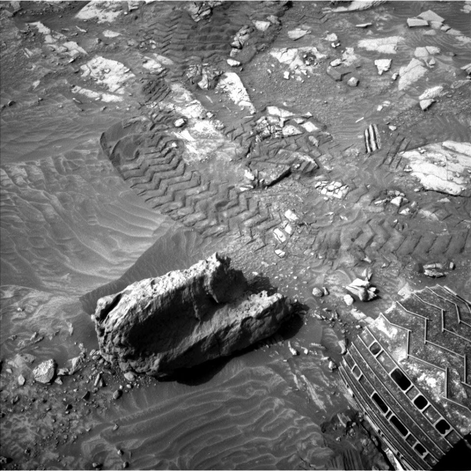 Sols 4178-4179: The Pinnacle Ridge Scarp