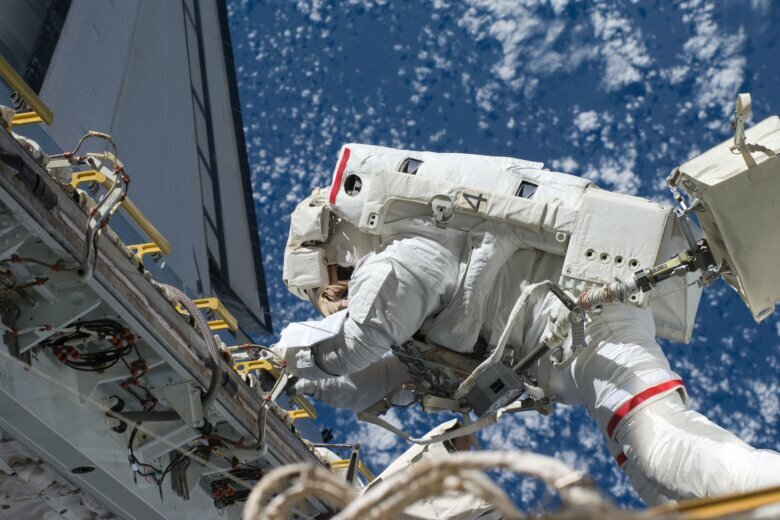 NASA Sets Coverage for U.S. Spacewalk 90 Outside Space Station