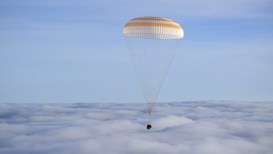 NASA Astronaut Don Pettit, Crewmates Complete Space Station Expedition