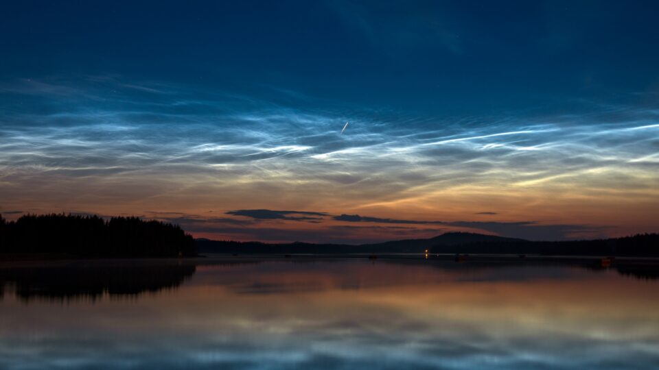 Space Cloud Watch Needs Your Photos of Night-Shining Clouds 