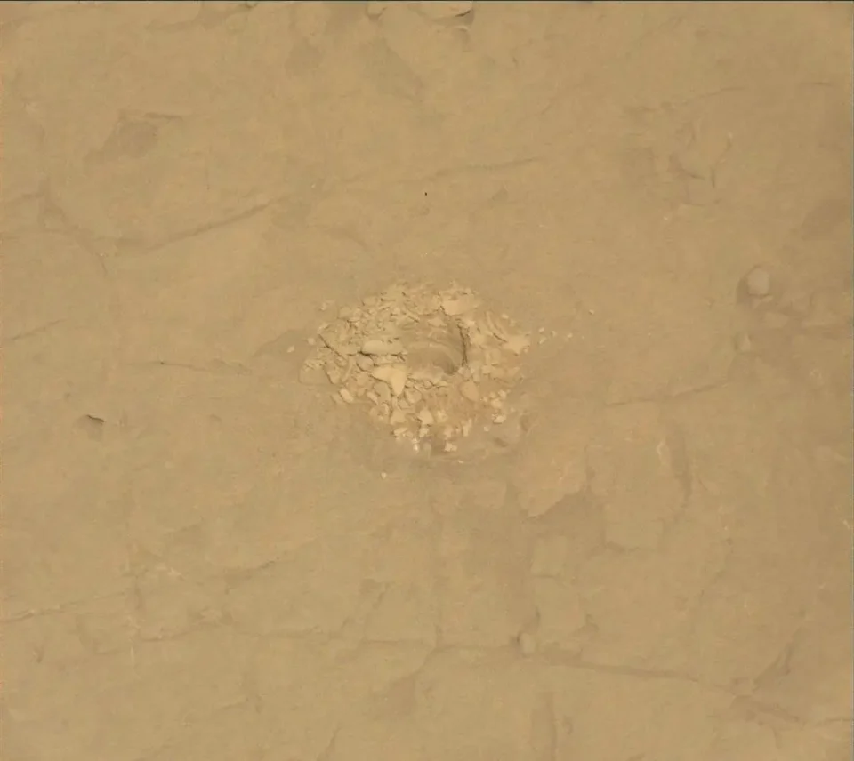 Curiosity Blog, Sols 4568-4569: A Close Look at the Altadena Drill Hole and Tailings