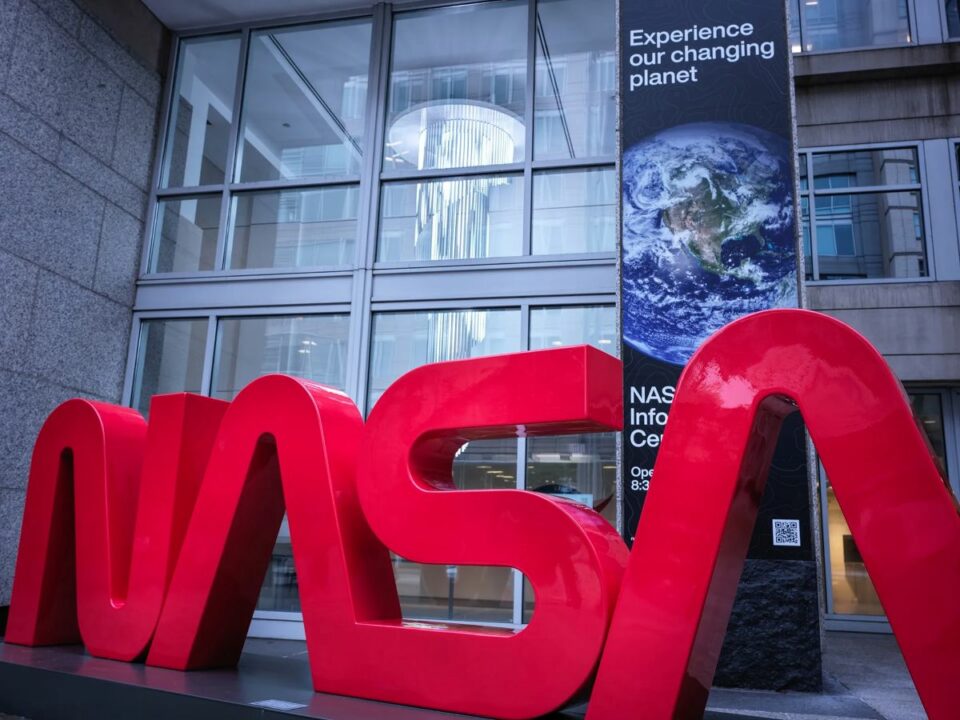 NASA Intern Took Career from Car Engines to Cockpits